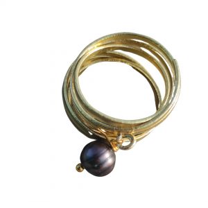 δαχτυλίδι black pearl ring πλάι